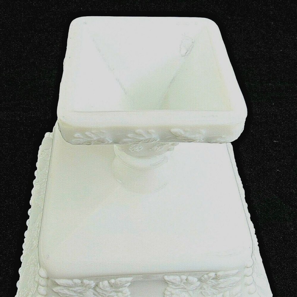 Vintage Milk Glass Square Fruit Bowl Westmoreland Grapes Design 6.5" - Picture 4 of 5
